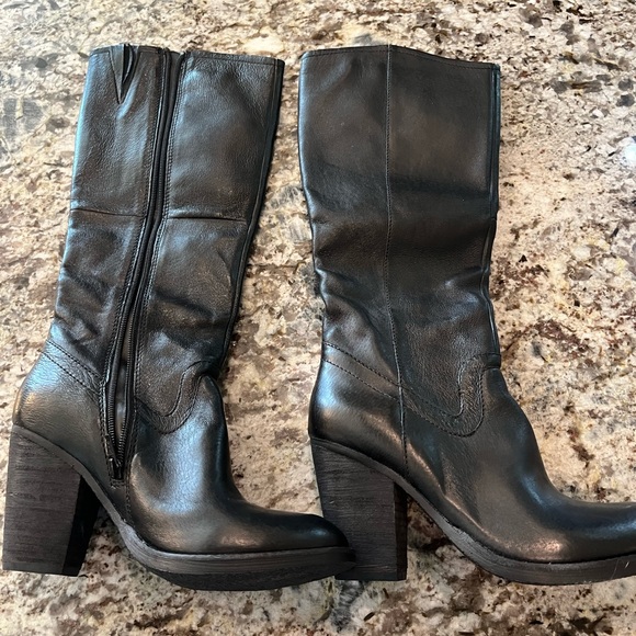Black Steve Madden Carrter Boots - Picture 1 of 4